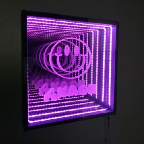 Дзеркало з ефектом нескінченності + лого Tia-Sport 500х500 мм, код: sm-1041 Дзеркало з ефектом нескінченності + лого Tia-Sport 500х500 мм, код: sm-1041