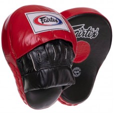 Лапа вигнута Fairtex шкіряна 2 шт, червоний, код: FMV9_R-S52 Лапа вигнута Fairtex шкіряна 2 шт, червоний, код: FMV9_R-S52